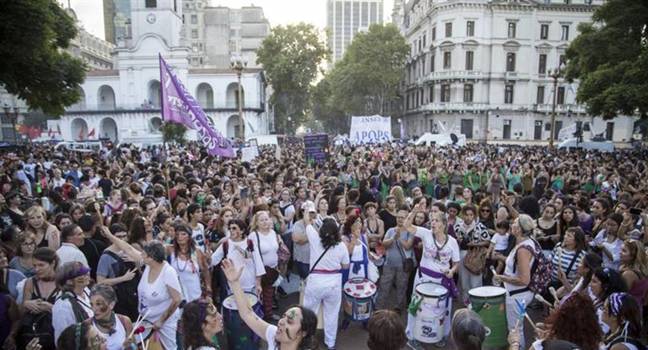 Las columnas se movilizaron desde el Congreso a Plaza de Mayo.